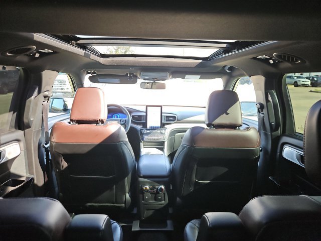 Certified 2023 Ford Explorer Platinum w/ Technology Package AWD/4WD image 11