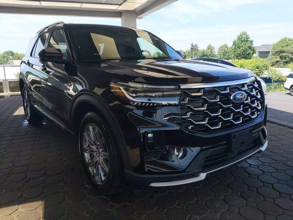 Certified 2025 Ford Explorer Platinum AWD/4WD image 4