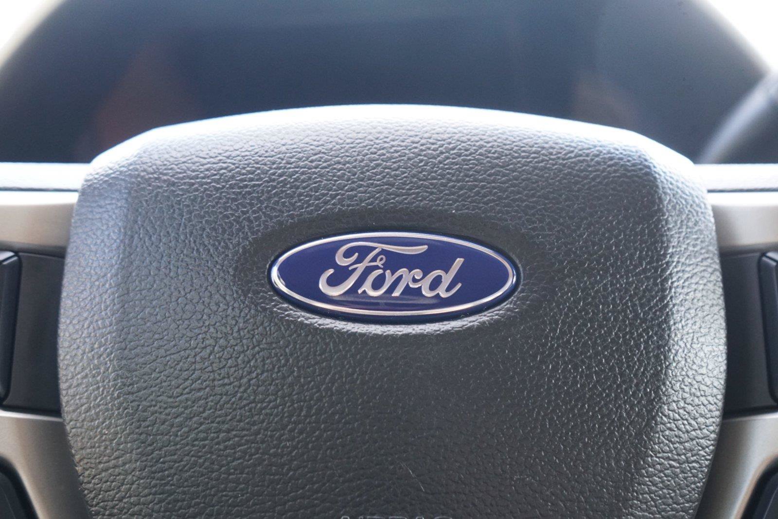 Certified 2022 Ford F250 Lariat w/ Lariat Ultimate Package AWD/4WD image 13