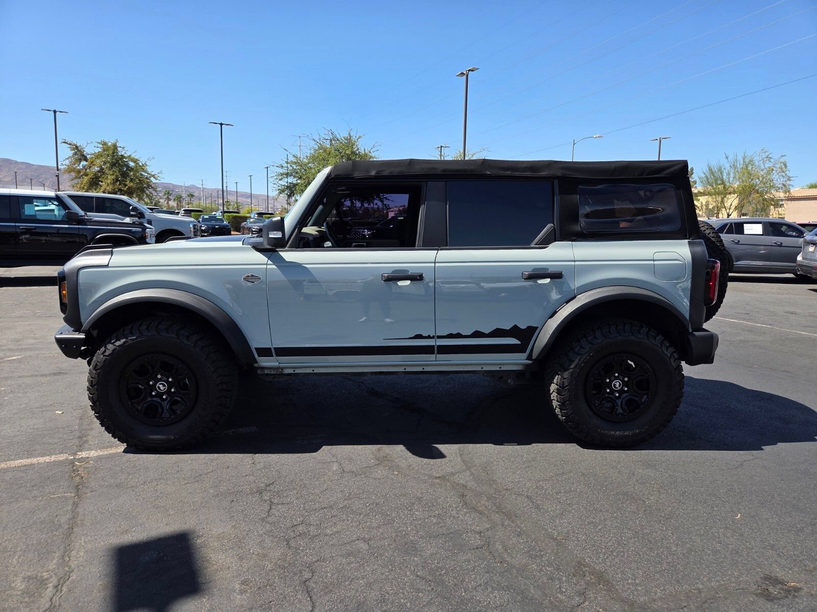 Certified 2023 Ford Bronco Wildtrak AWD/4WD image 3