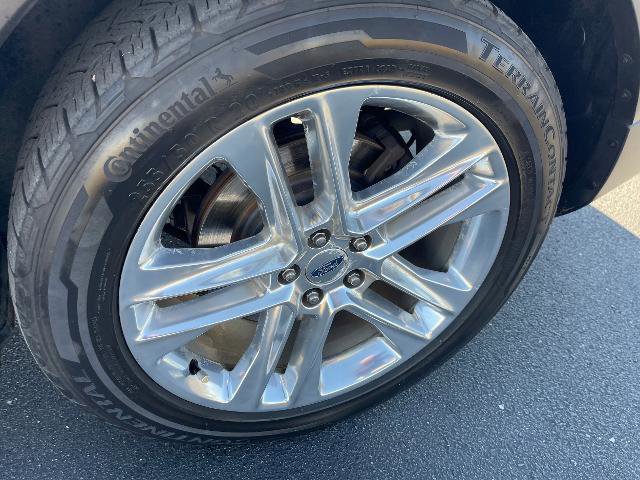 Certified 2016 Ford Explorer XLT w/ Equipment Group 202A image 9