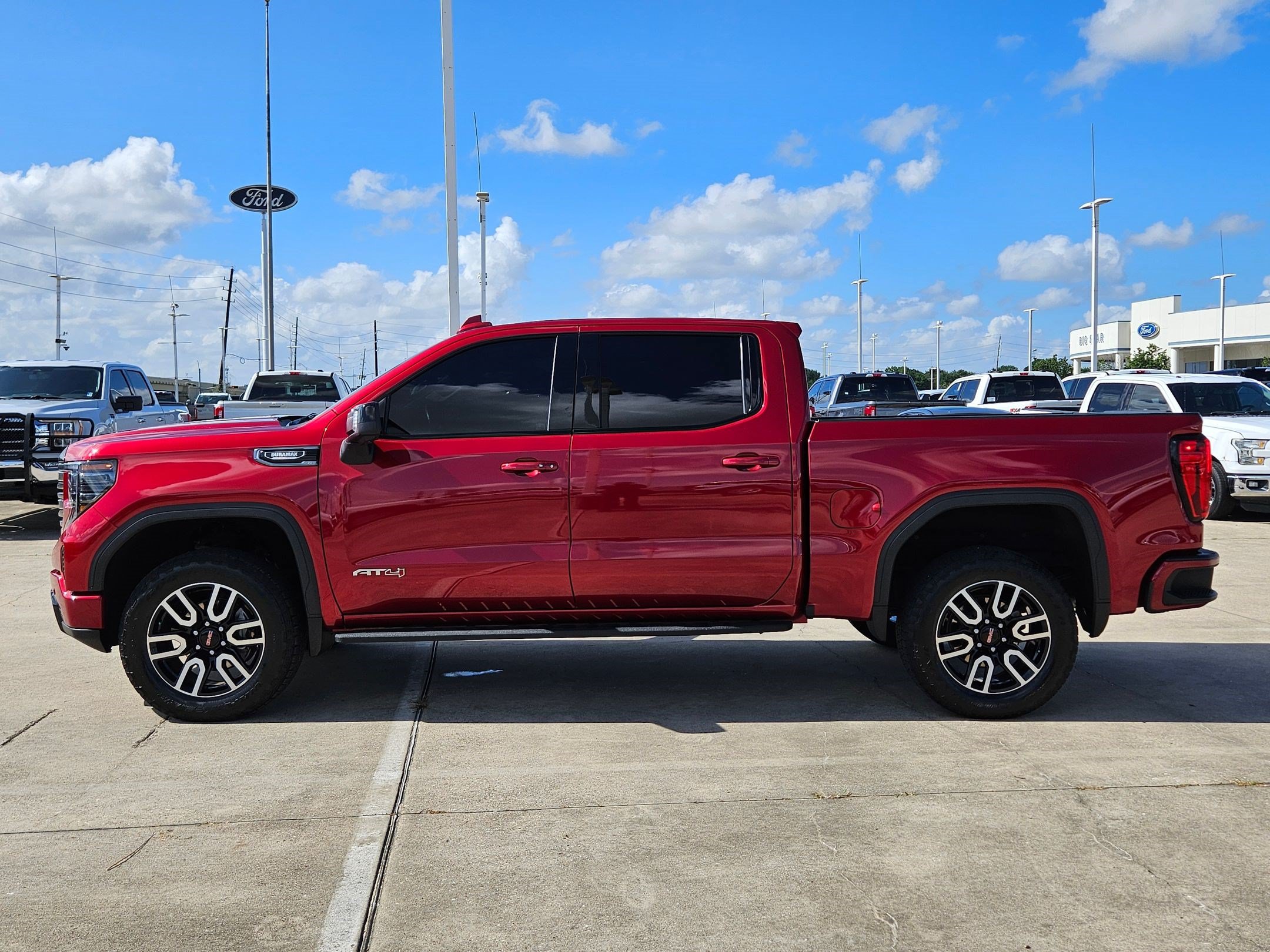Used 2025 GMC Sierra 1500 AT4 w/ AT4 Premium Package AWD/4WD image 9
