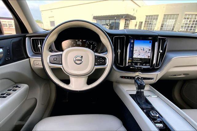 Used 2020 Volvo XC60 T5 Momentum image 8
