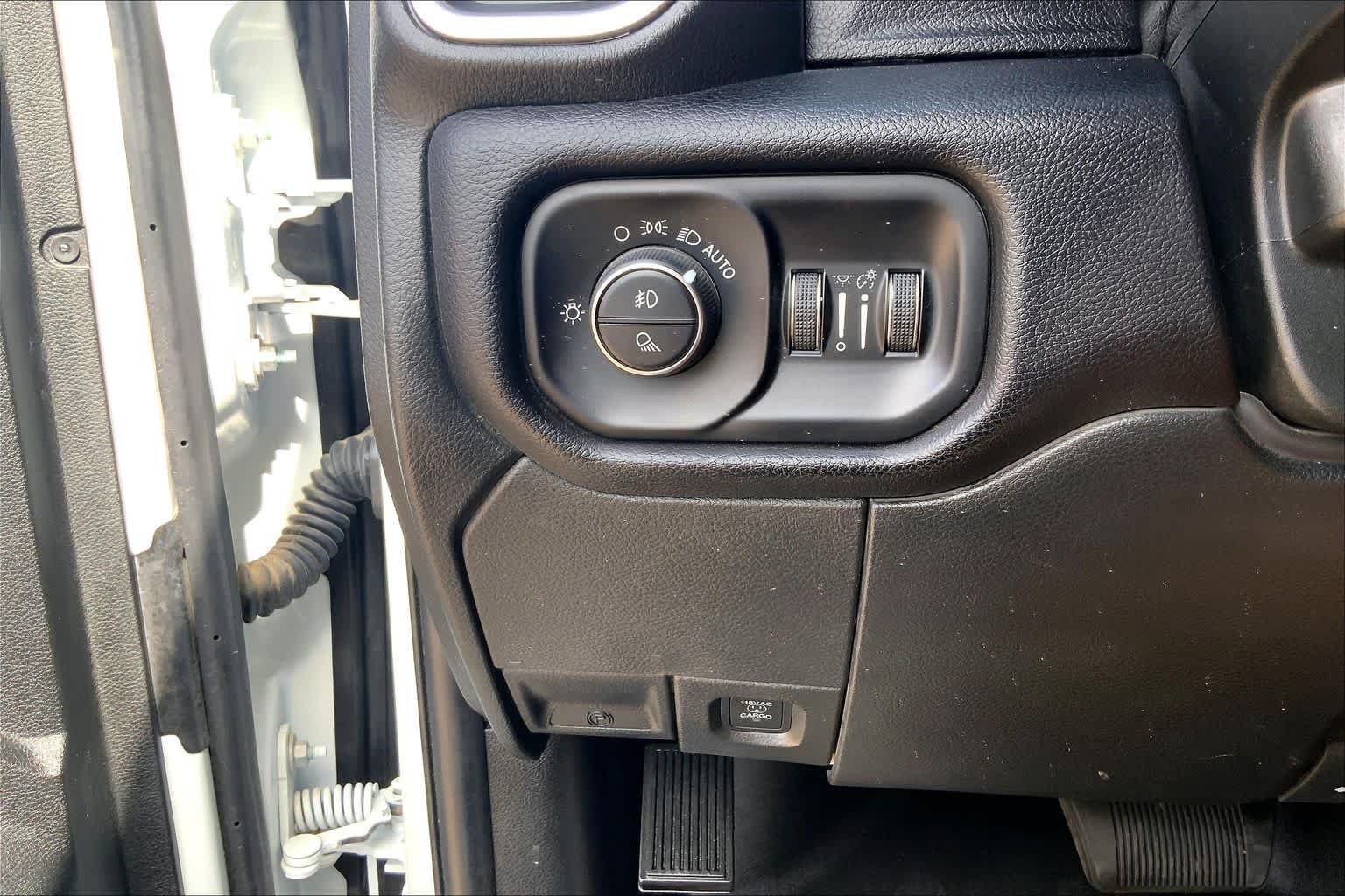 Used 2024 RAM 2500 Laramie w/ Safety Group AWD/4WD image 36