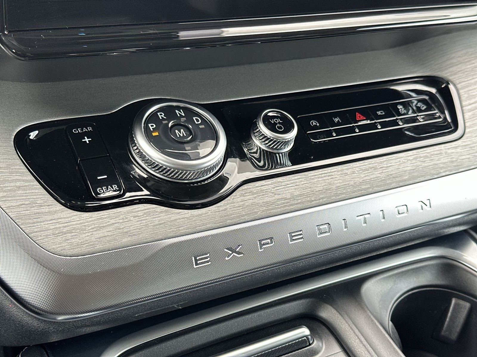 Certified 2025 Ford Expedition Platinum AWD/4WD image 23