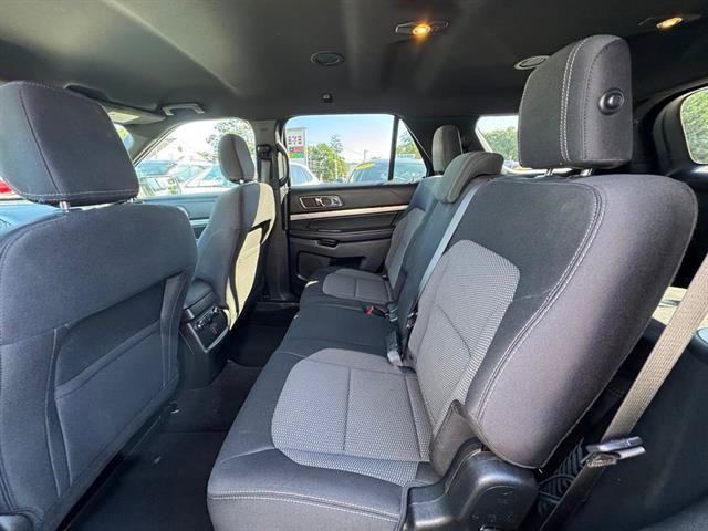 Certified 2018 Ford Explorer XLT w/ Equipment Group 201A AWD/4WD image 8