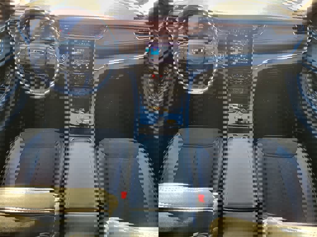 Used 2024 Jeep Grand Cherokee L Altitude image 13