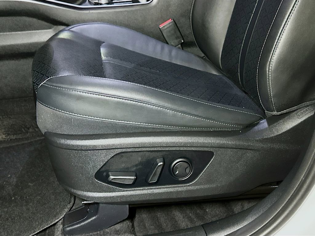 Used 2022 Kia Sorento S w/ Option Group 015 AWD/4WD image 19