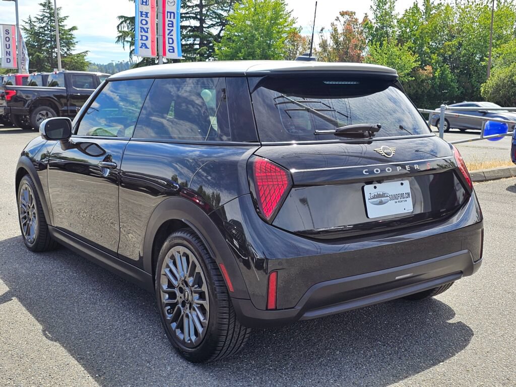 Used 2025 MINI Cooper S FWD image 3