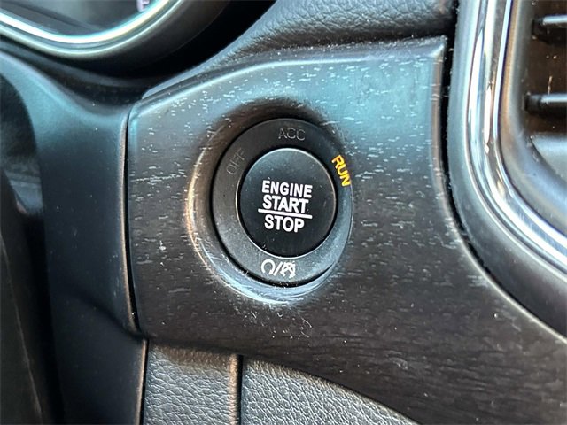 Used 2018 Jeep Grand Cherokee Laredo image 36