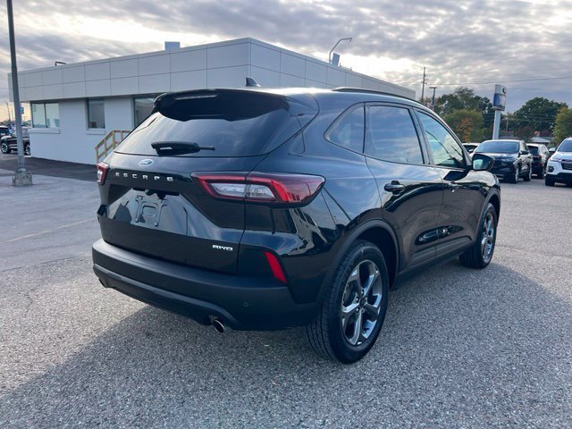 Certified 2025 Ford Escape ST-Line w/ Tech Pack #1 AWD/4WD image 4