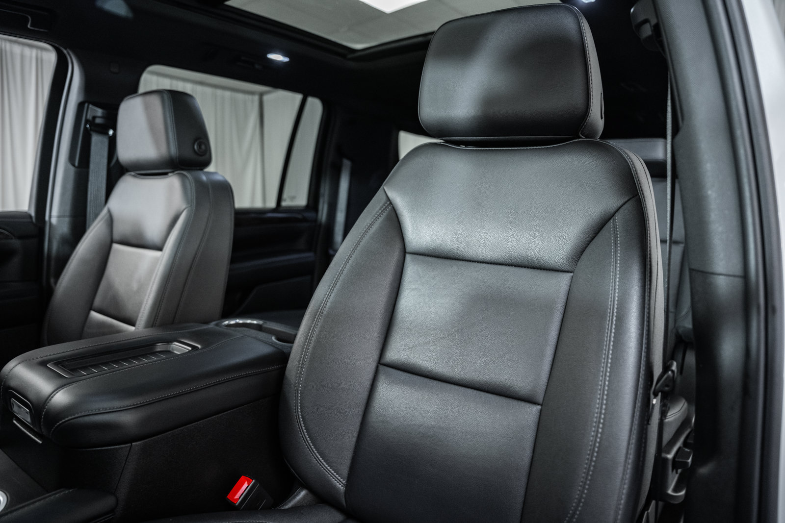 Used 2023 Chevrolet Suburban LT w/ Luxury Package AWD/4WD image 43