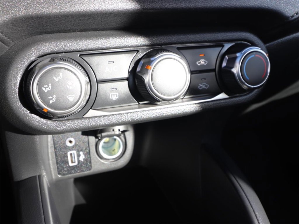 Used 2025 Nissan Versa S w/ Trunk Package image 18