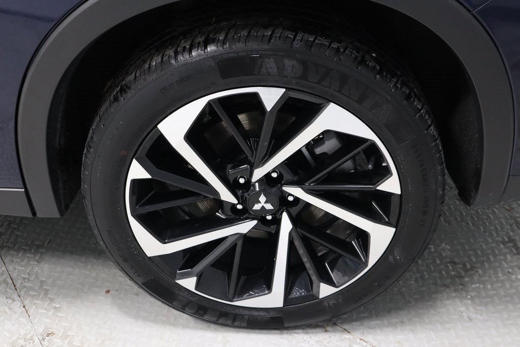 Used 2024 Mitsubishi Outlander SE image 18