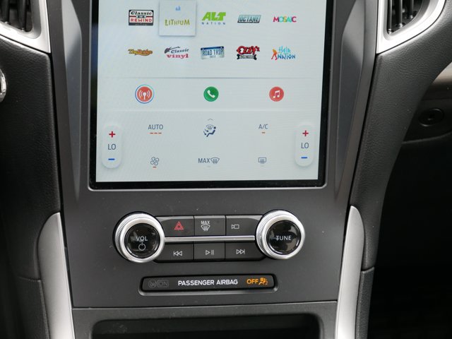 Certified 2022 Ford Edge SE w/ Black Appearance Package AWD/4WD image 15