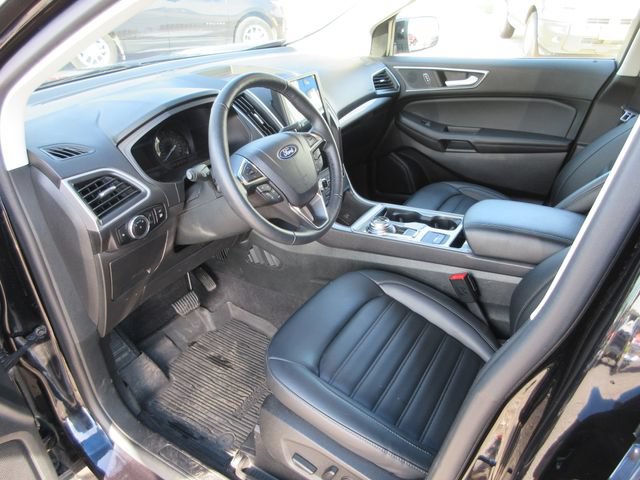 Certified 2024 Ford Edge SEL w/ Convenience Package AWD/4WD image 3
