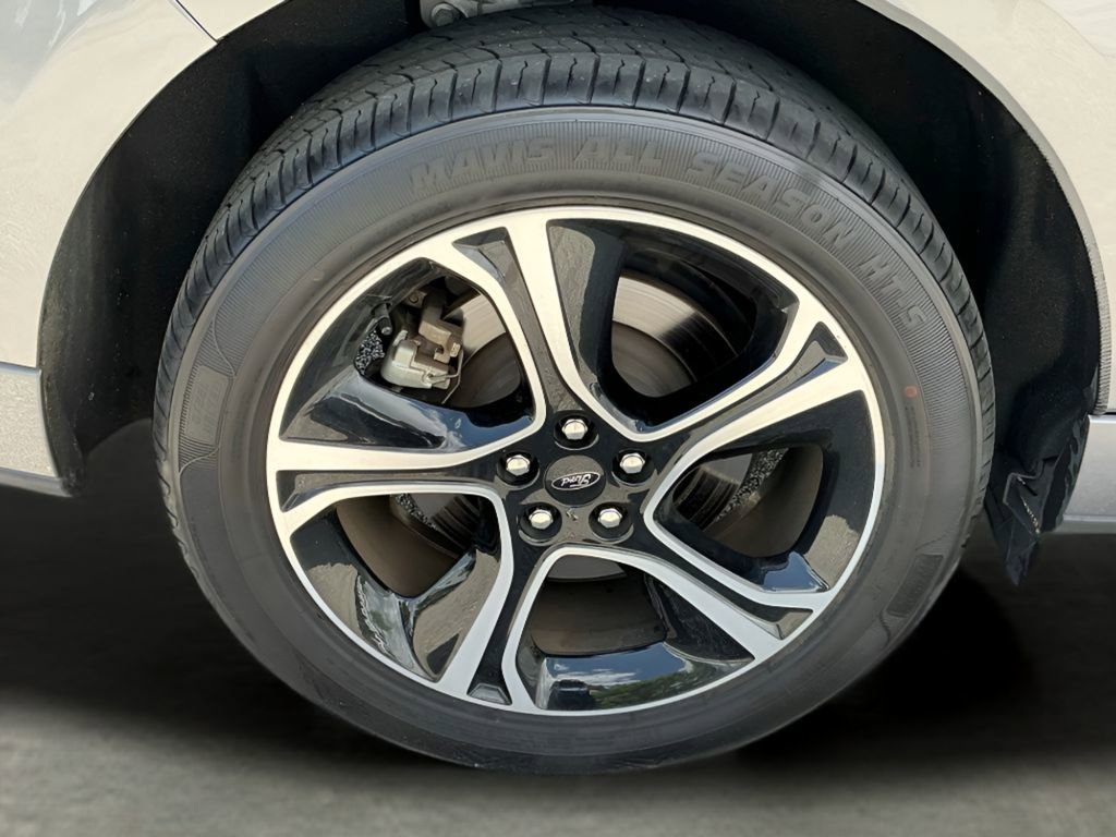 Certified 2022 Ford Edge ST image 14