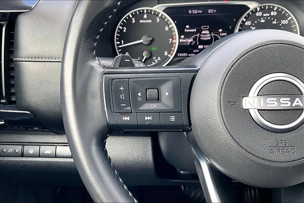 Used 2025 Nissan Pathfinder SV AWD/4WD image 18