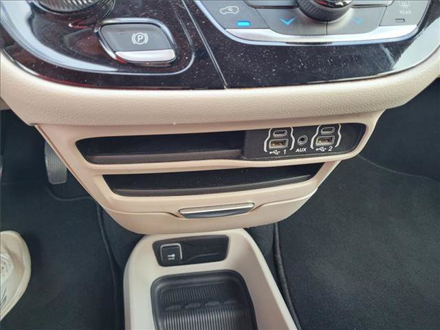 Used 2023 Chrysler Voyager LX FWD image 23