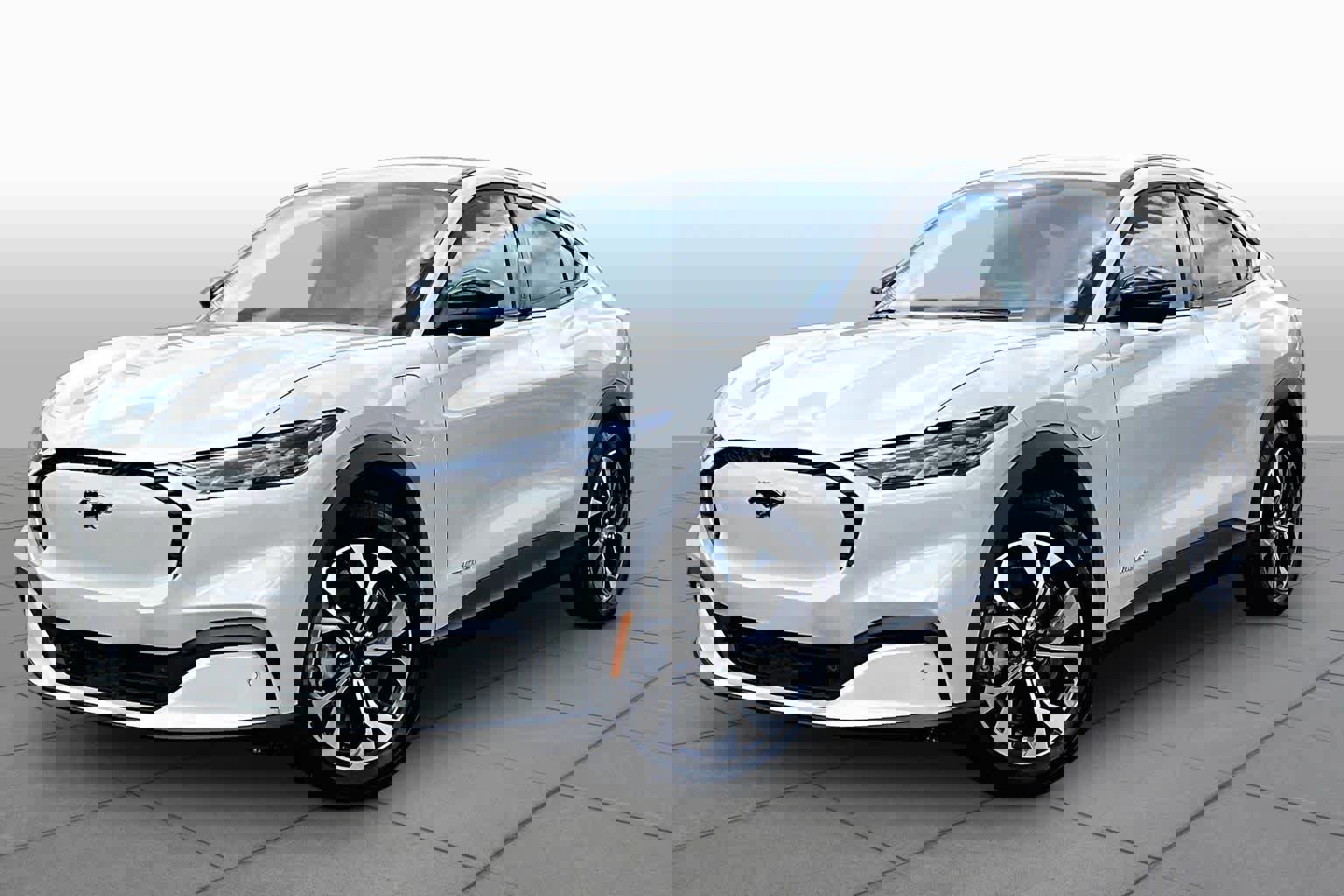 Certified 2025 Ford Mustang Mach-E Select w/ Comfort Package Lite RWD image 6