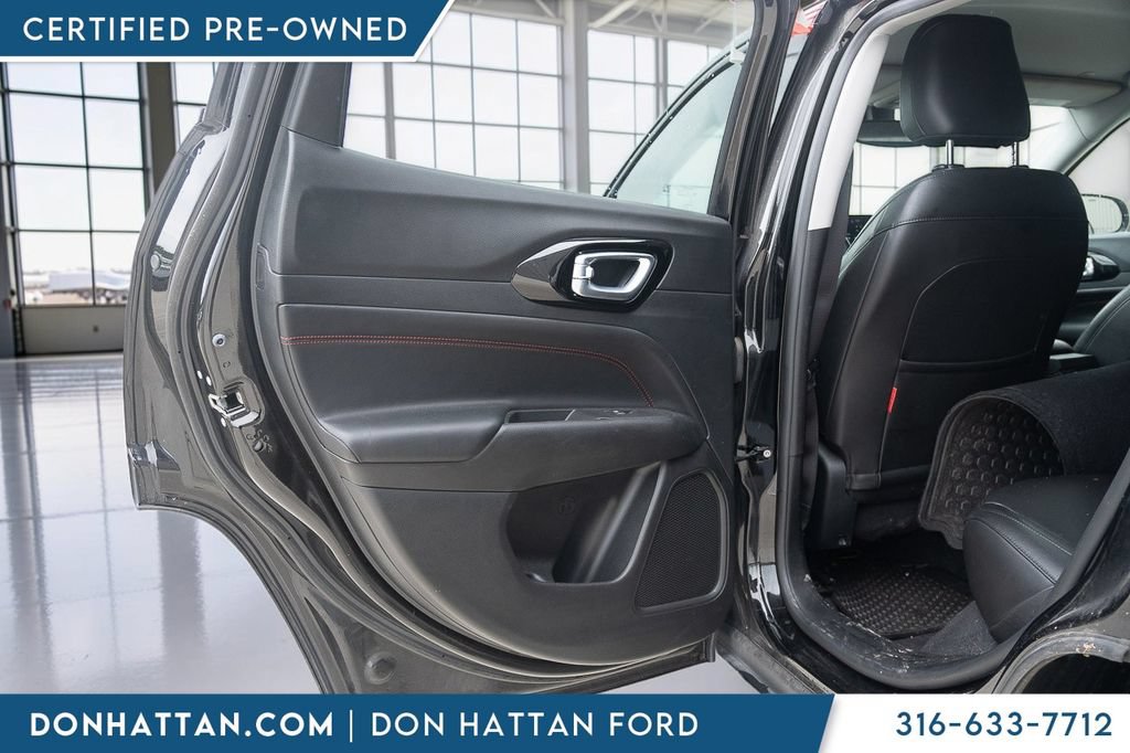Used 2022 Jeep Compass Trailhawk w/ Trailhawk Convenience Group AWD/4WD image 25