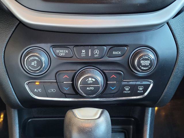 Used 2018 Jeep Cherokee Trailhawk w/ Comfort/Convenience Group AWD/4WD image 27