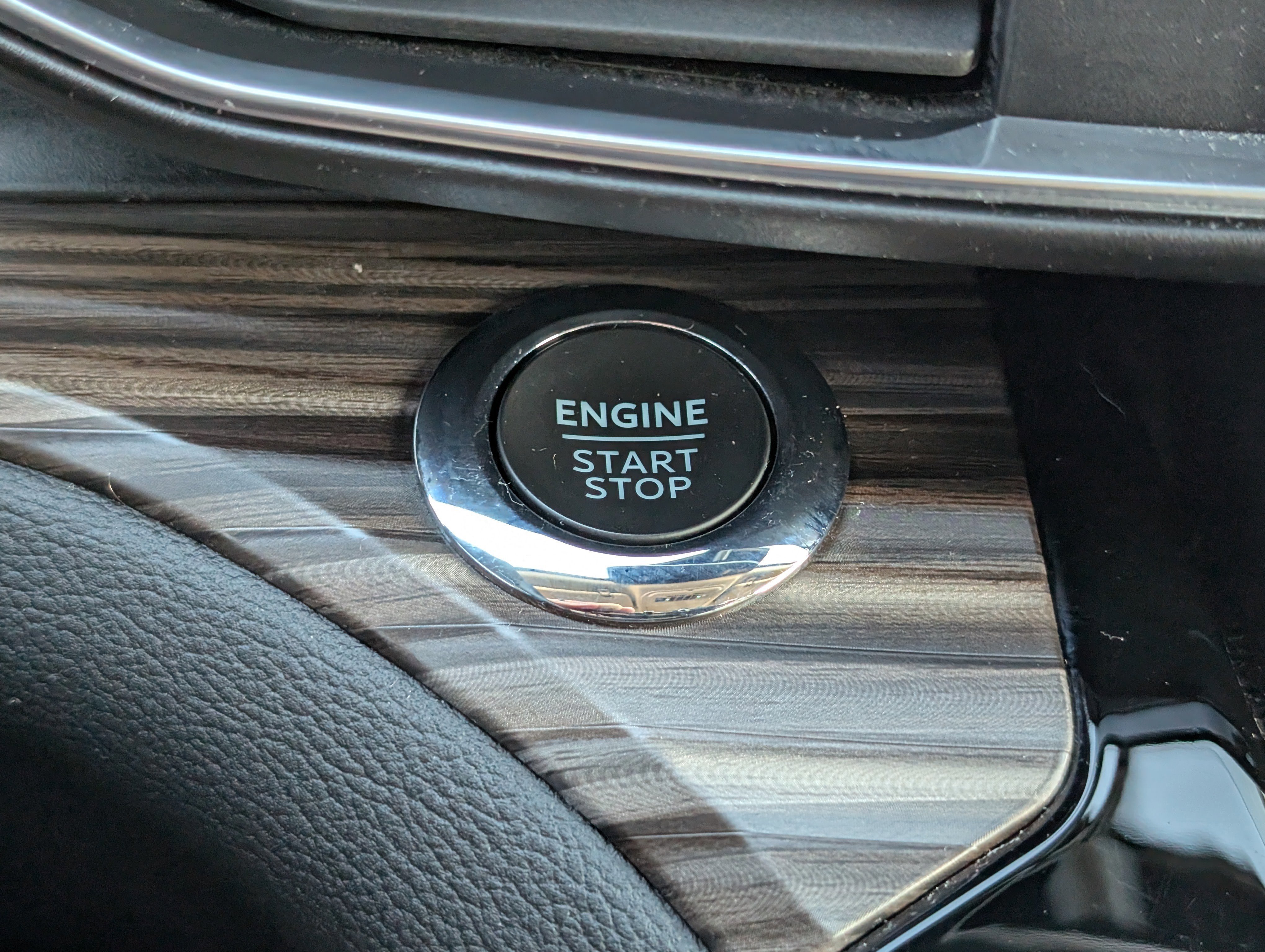 Certified 2023 Ford Explorer Limited w/ Limited Technology Package image 30