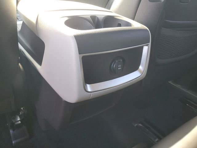 Used 2022 Kia Carnival LX w/ Paint Protection Package image 13