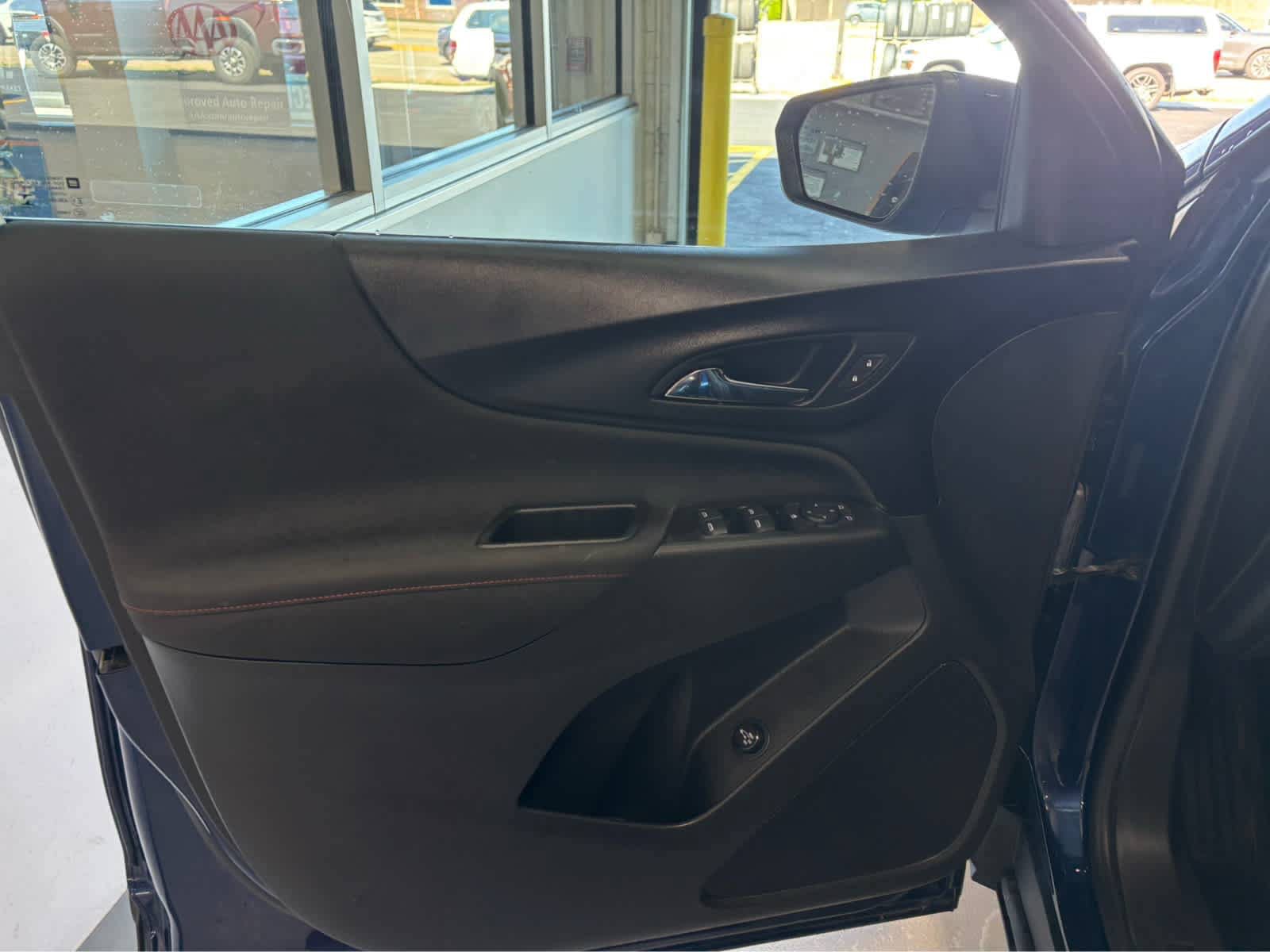 Used 2022 Chevrolet Equinox RS AWD/4WD image 24