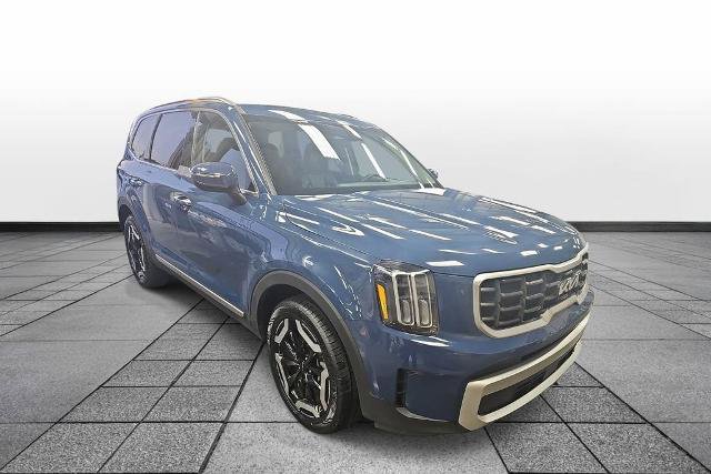 Used 2025 Kia Telluride S FWD image 3