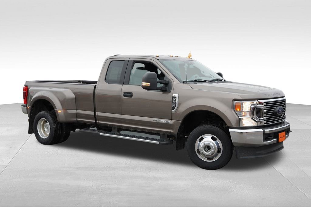 Certified 2022 Ford F350 XLT image 2