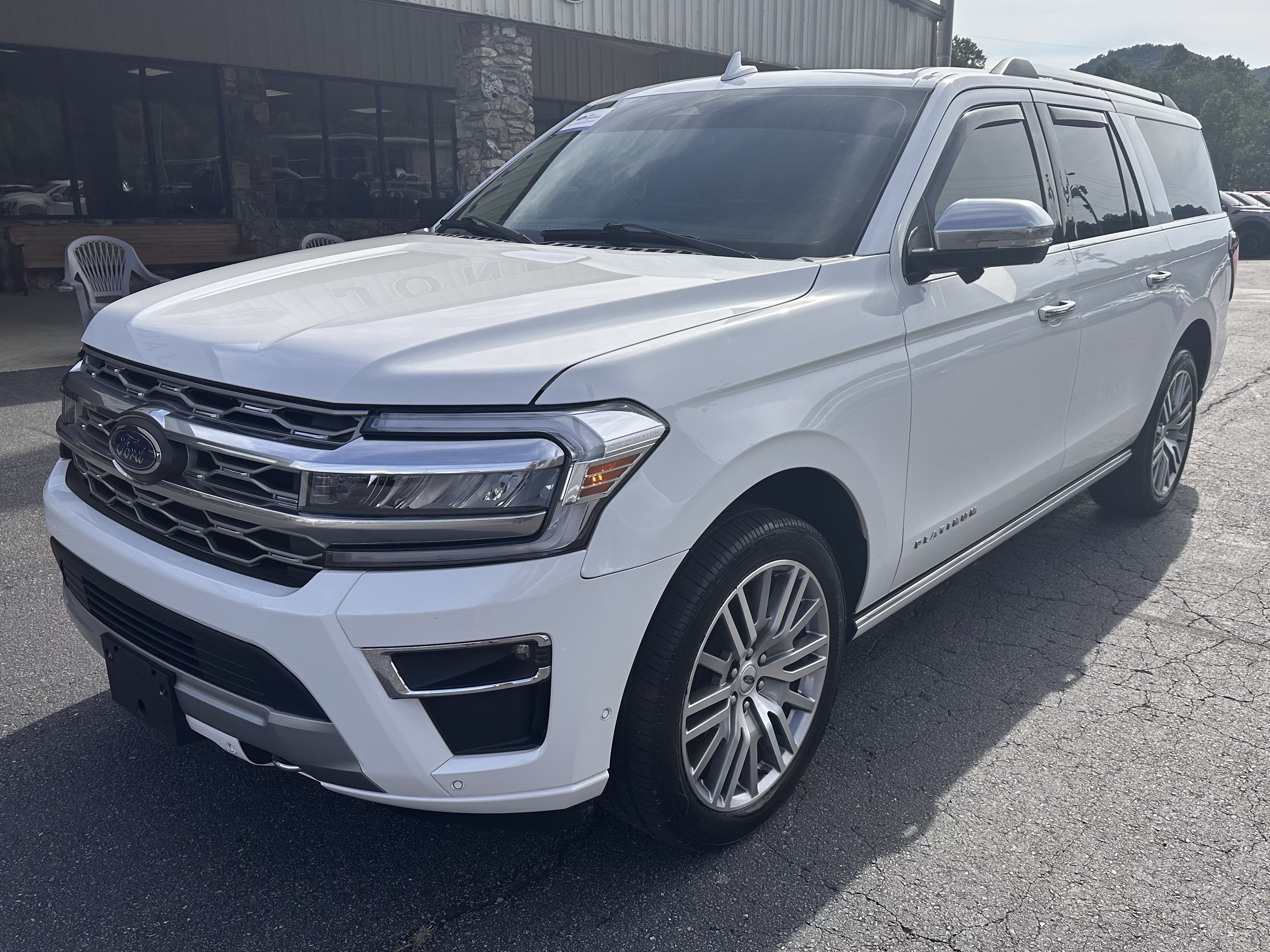 Certified 2024 Ford Expedition Max Platinum AWD/4WD image 2