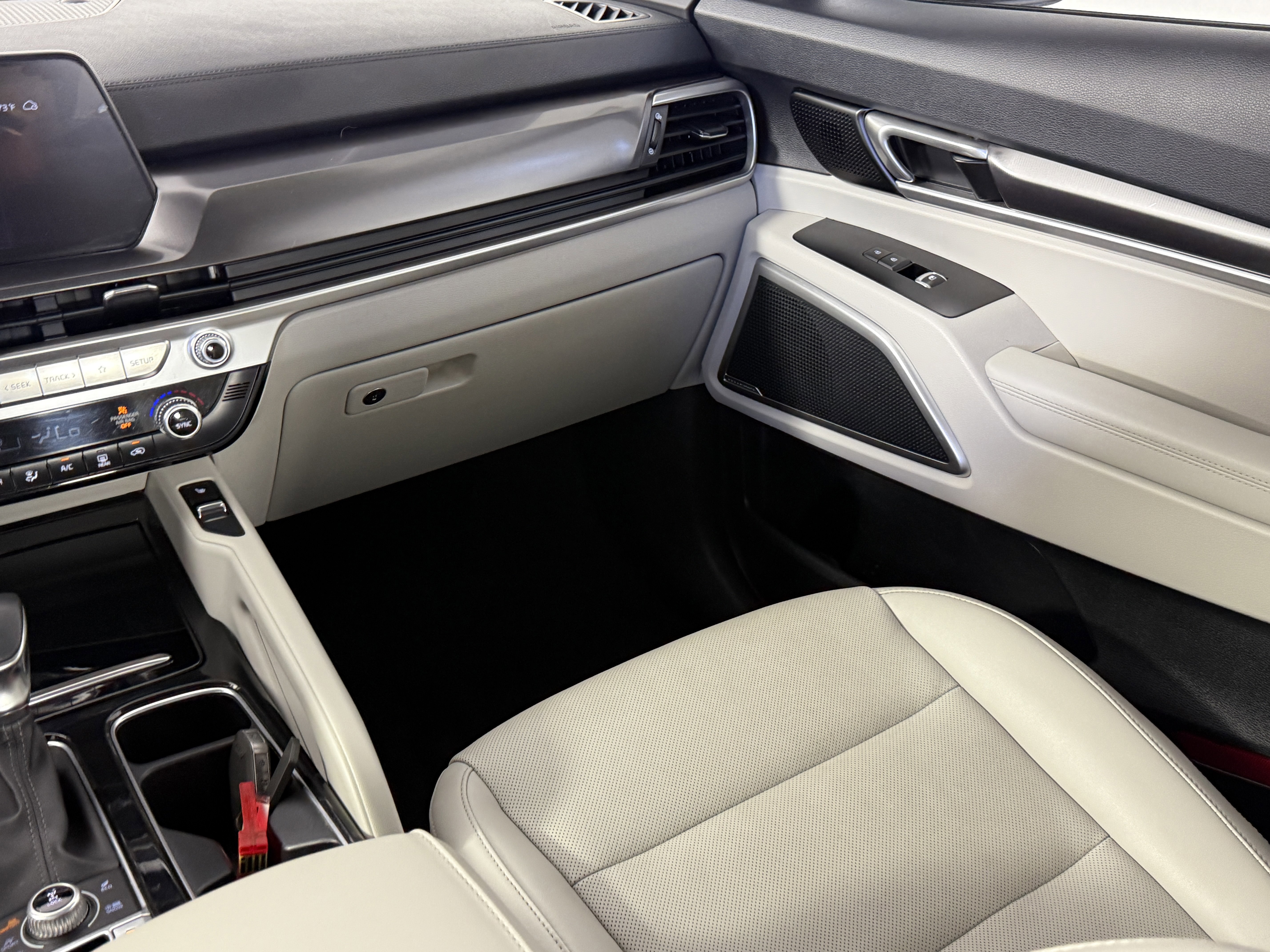 Used 2023 Kia Telluride S image 13