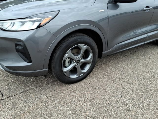 Certified 2024 Ford Escape ST-Line w/ Tech Pack #1 AWD/4WD image 4