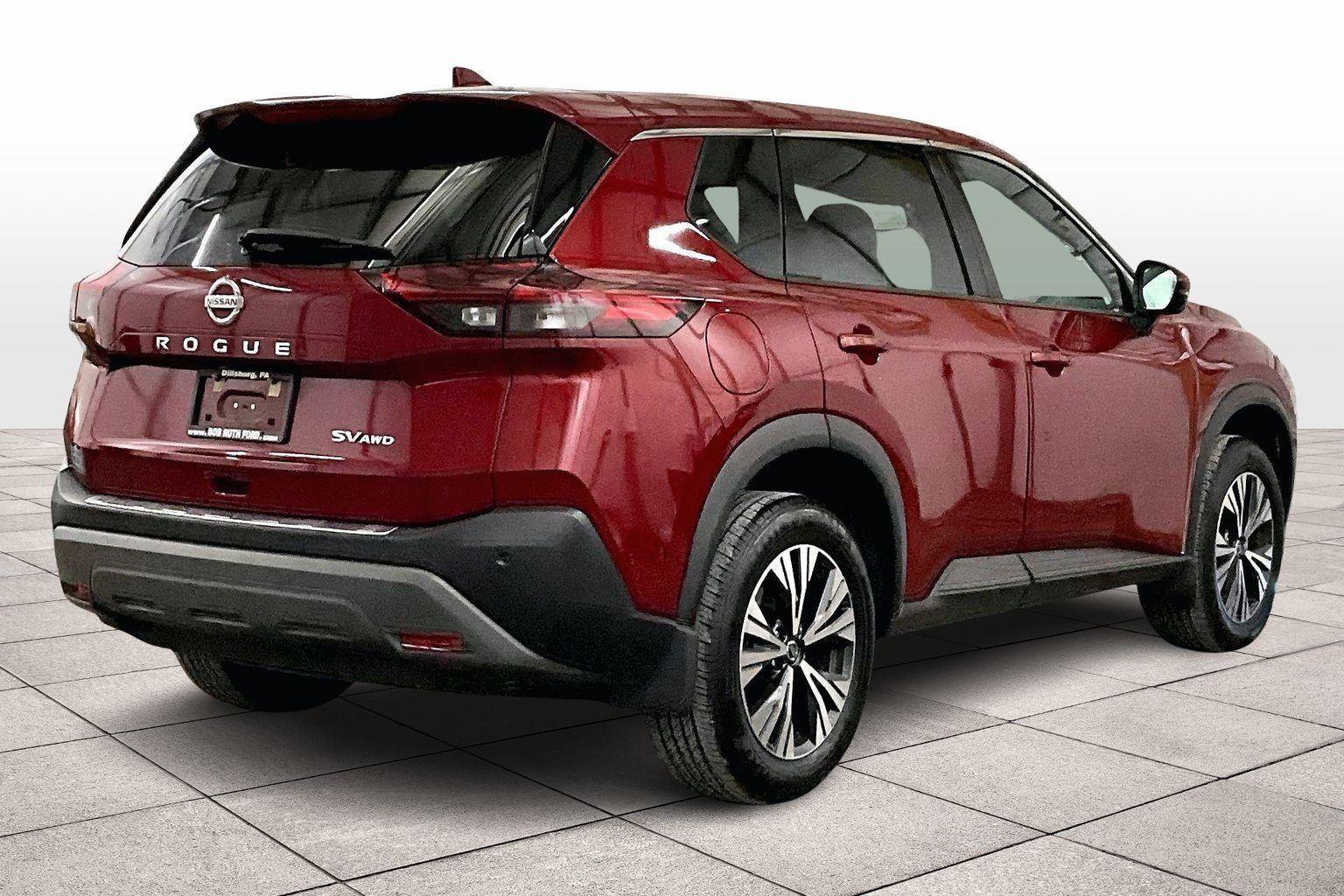Used 2021 Nissan Rogue SV image 3