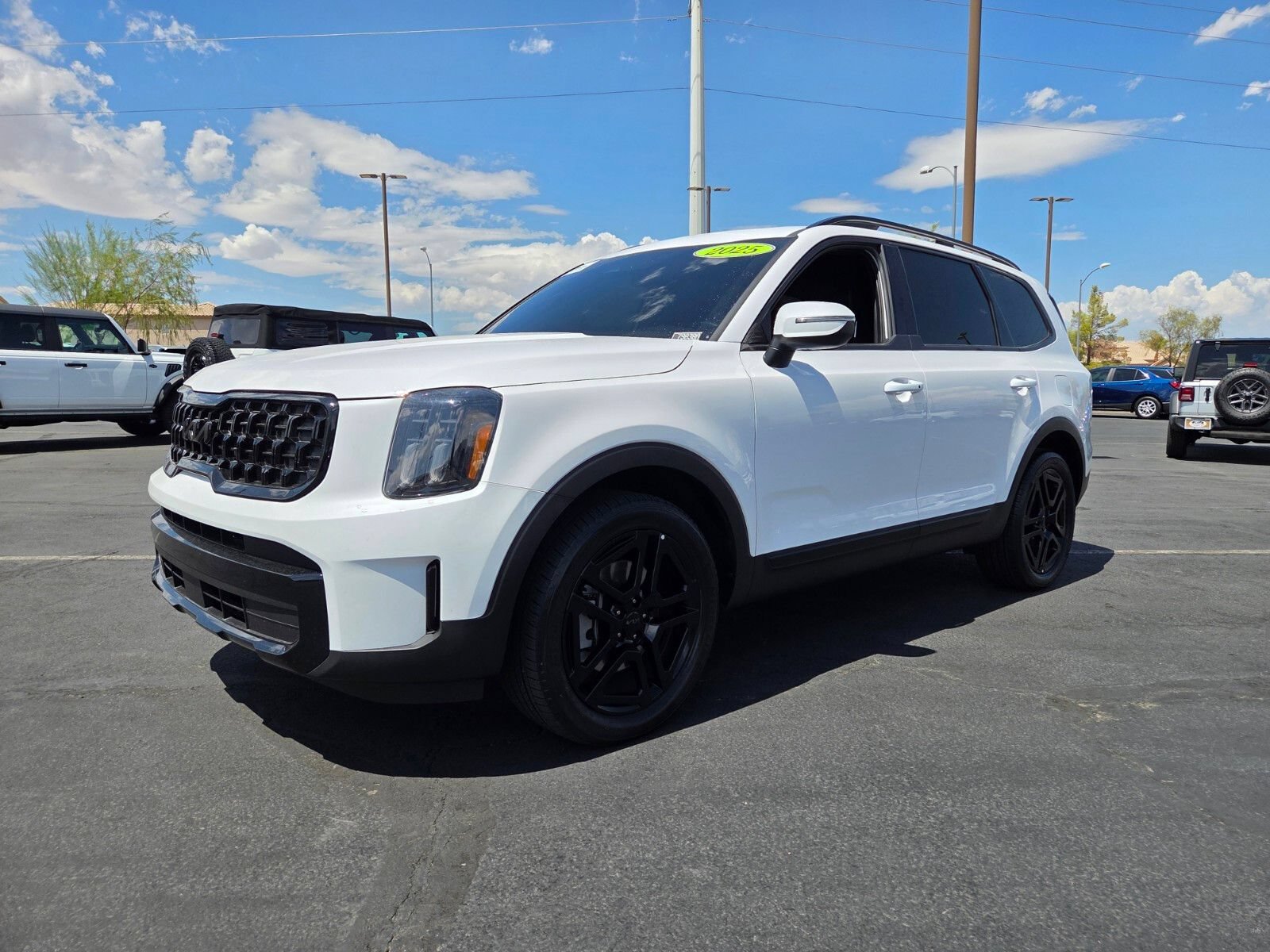 Used 2025 Kia Telluride EX X-Line AWD/4WD image 2
