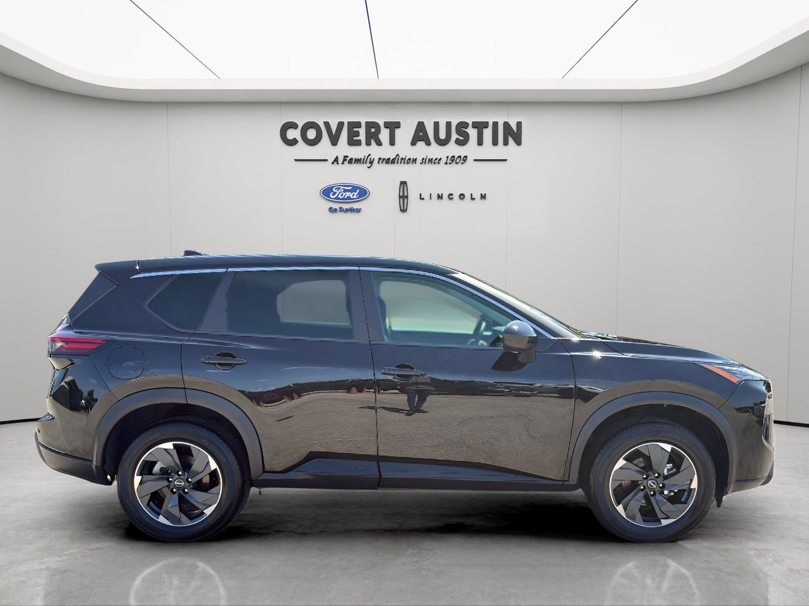 Used 2025 Nissan Rogue SV FWD image 7