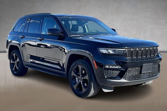 Used 2023 Jeep Grand Cherokee Limited w/ Black Appearance Package image 10