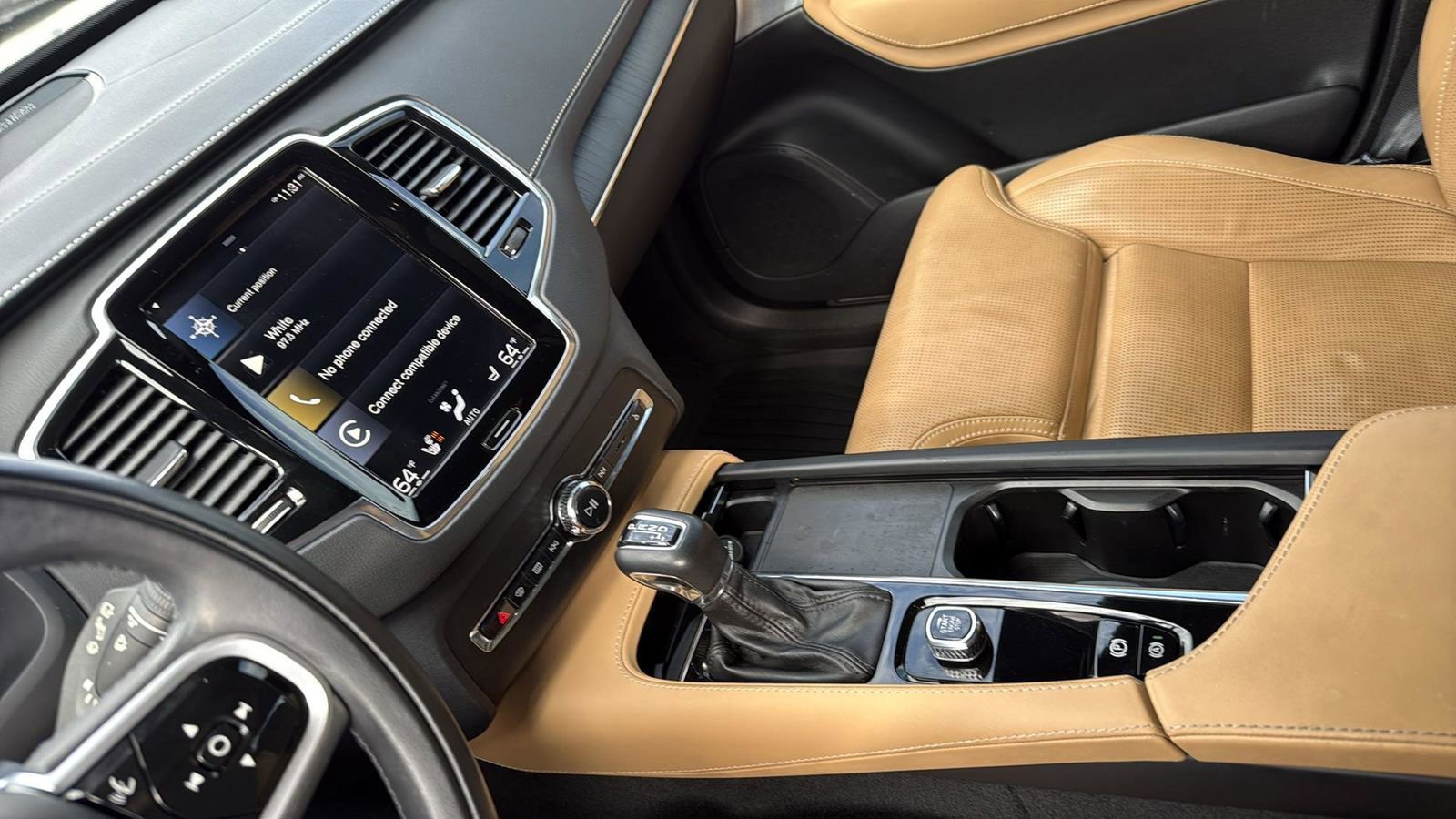 Used 2022 Volvo XC90 T6 Inscription w/ Lounge Package image 18