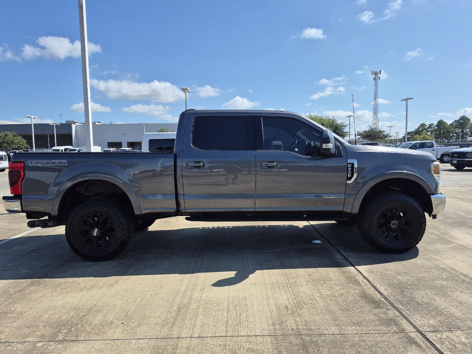 Certified 2022 Ford F250 Lariat w/ Tremor Off-Road Package AWD/4WD image 19