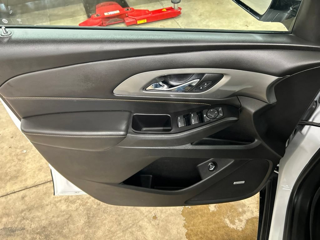 Used 2019 Chevrolet Traverse RS w/ LPO, Floor Liner Package AWD/4WD image 15