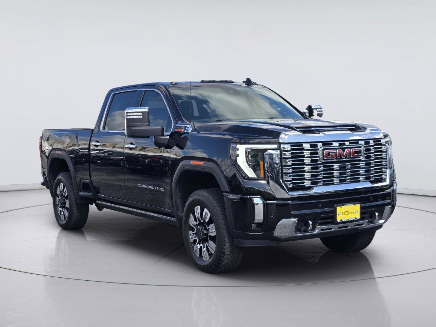 Used 2025 GMC Sierra 2500 Denali w/ Denali Reserve Package AWD/4WD image 3