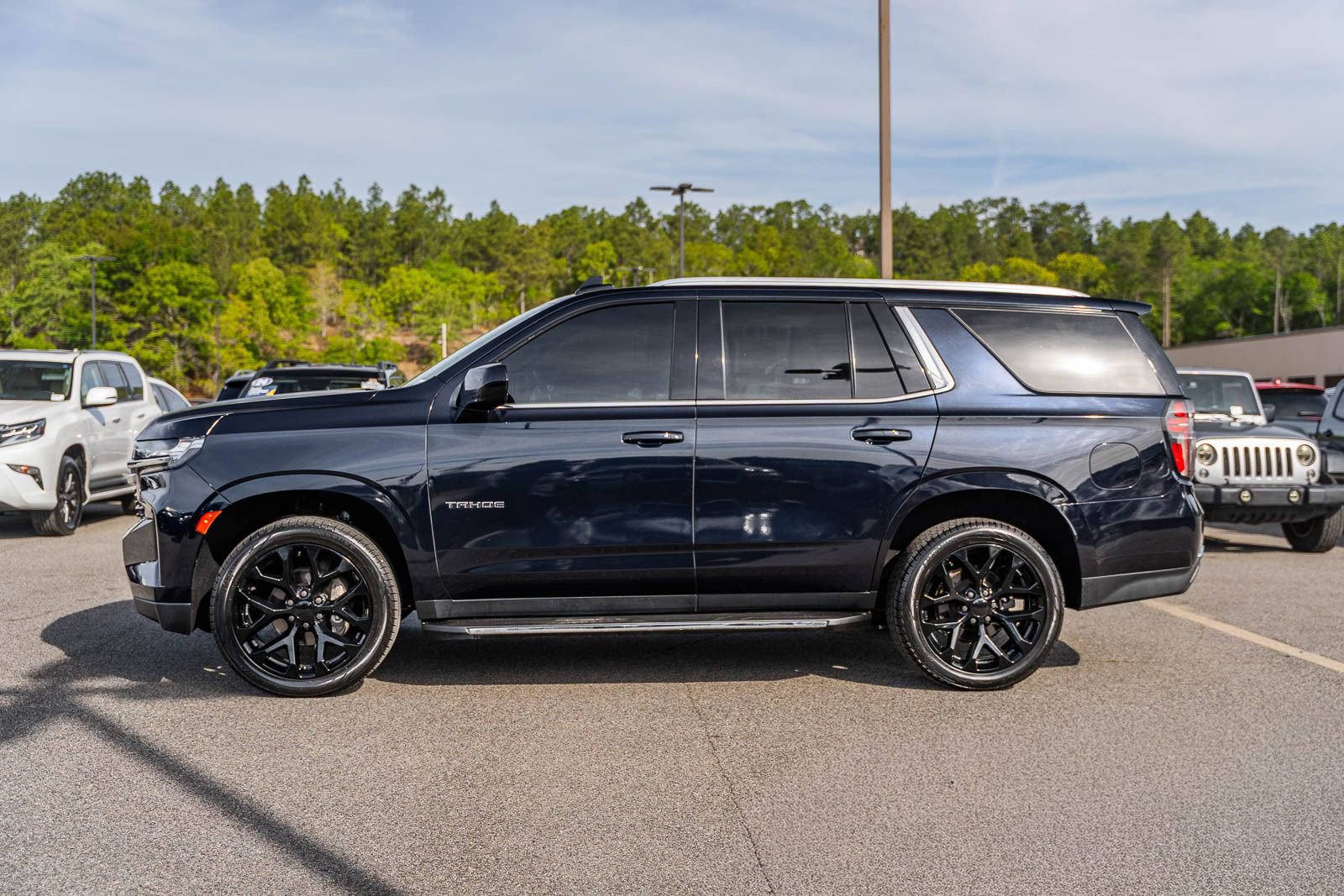 Used 2021 Chevrolet Tahoe LT image 2