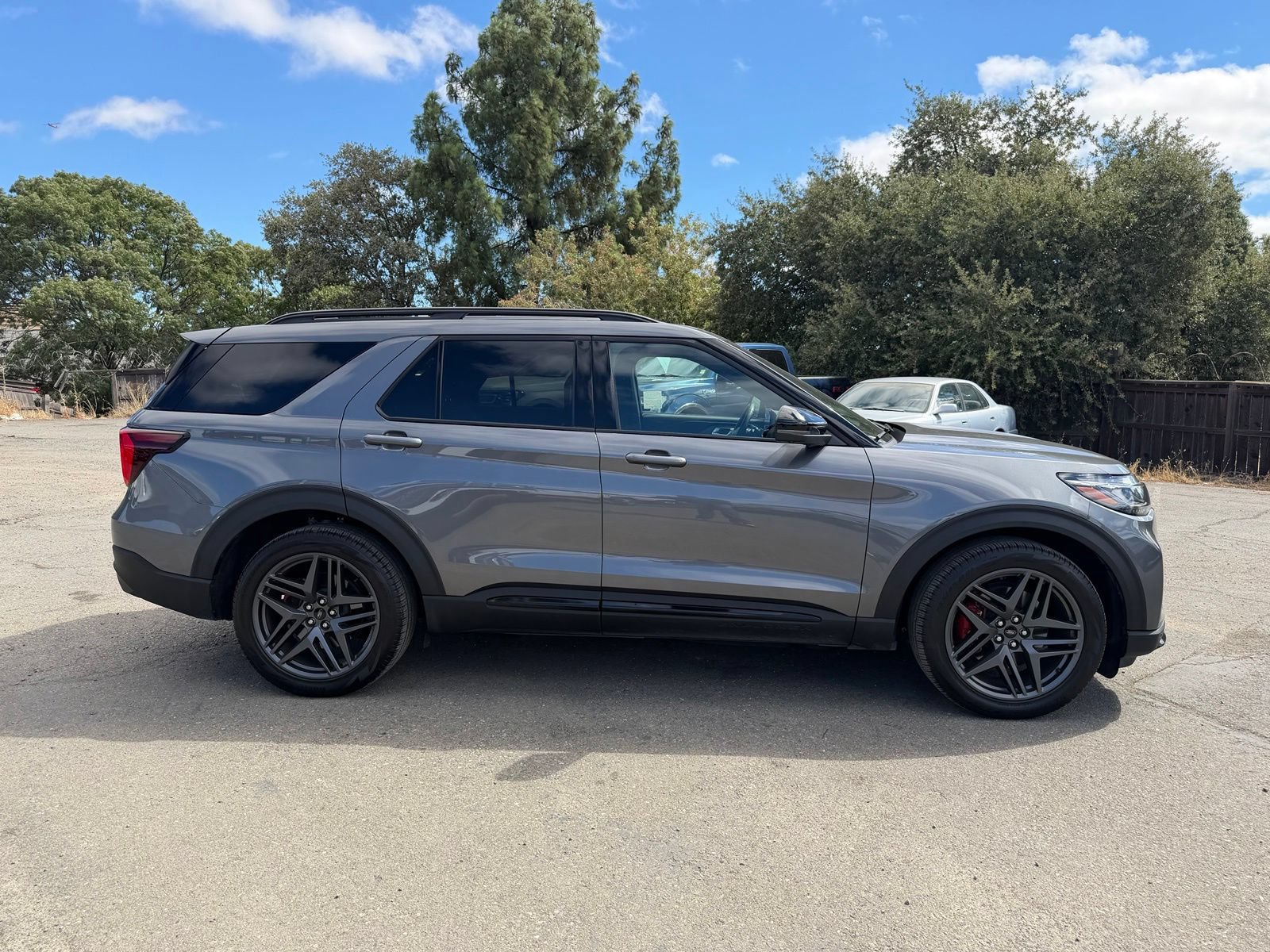 Certified 2025 Ford Explorer ST AWD/4WD image 6