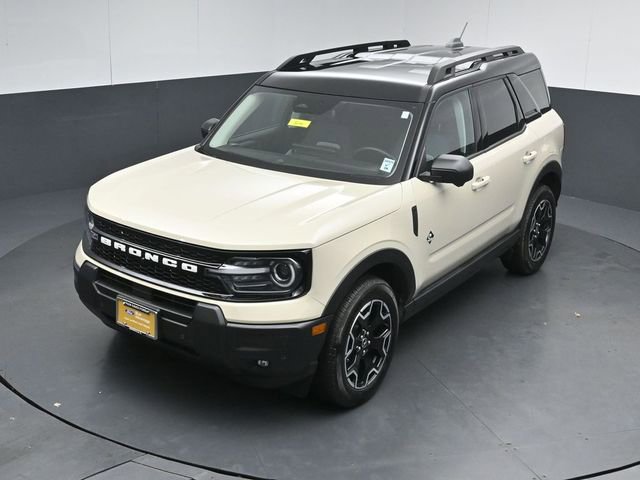 Certified 2025 Ford Bronco Sport Outer Banks w/ Outer Banks Tech Package+ AWD/4WD image 47