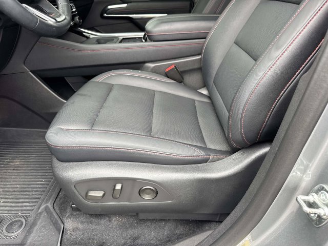 Used 2025 Chevrolet Traverse Z71 w/ Enhanced Driving Package AWD/4WD image 19