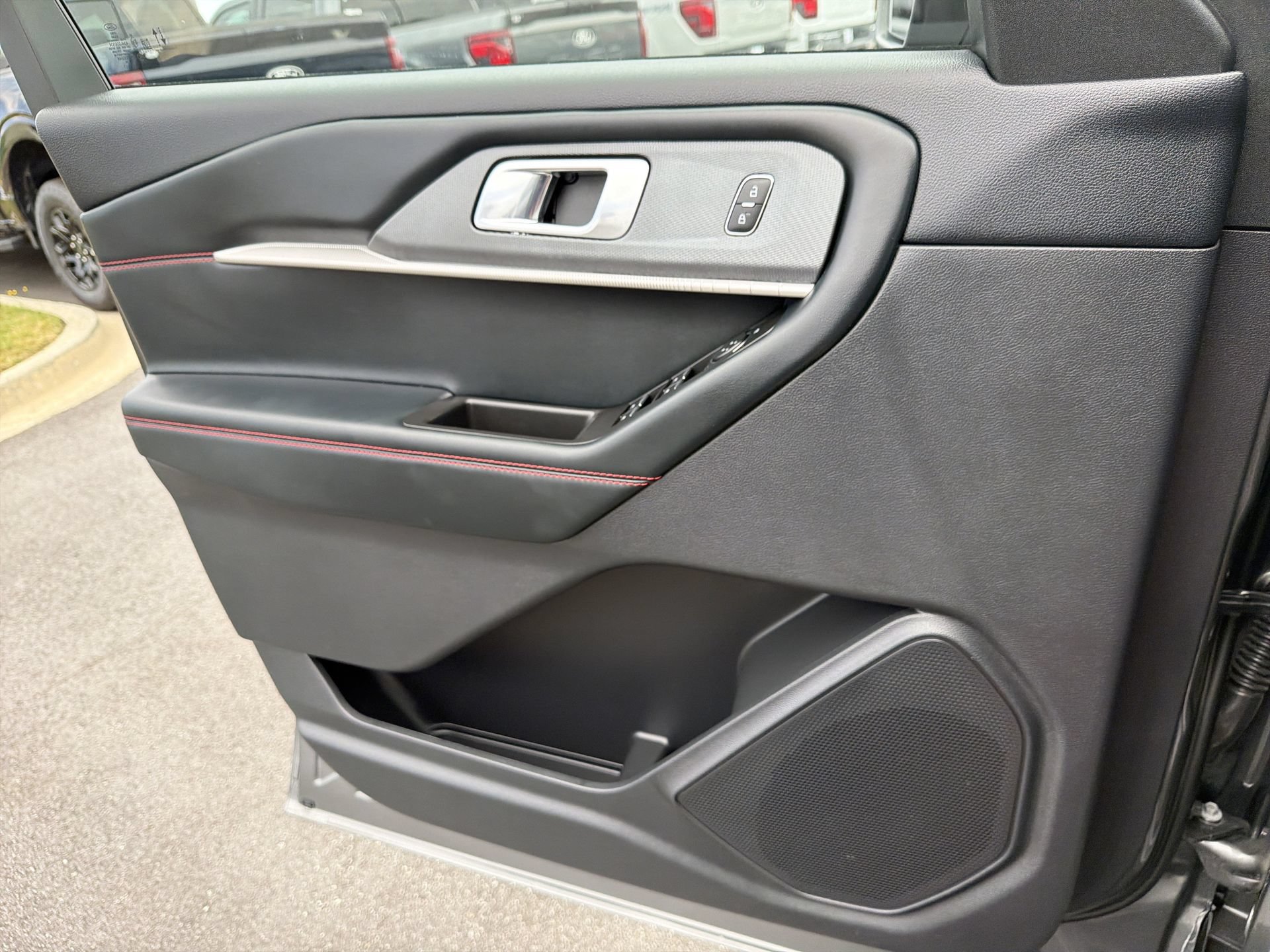 Certified 2025 Ford Explorer ST-Line RWD image 19