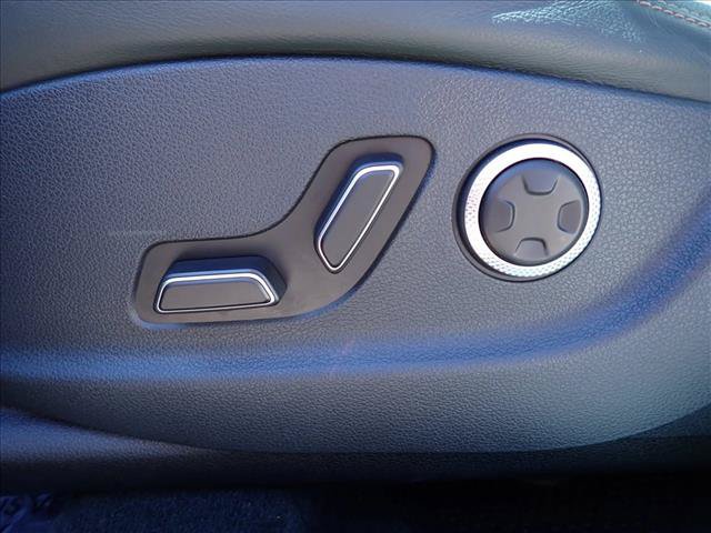 Used 2023 Genesis GV70 2.5T w/ Advanced Package AWD/4WD image 15