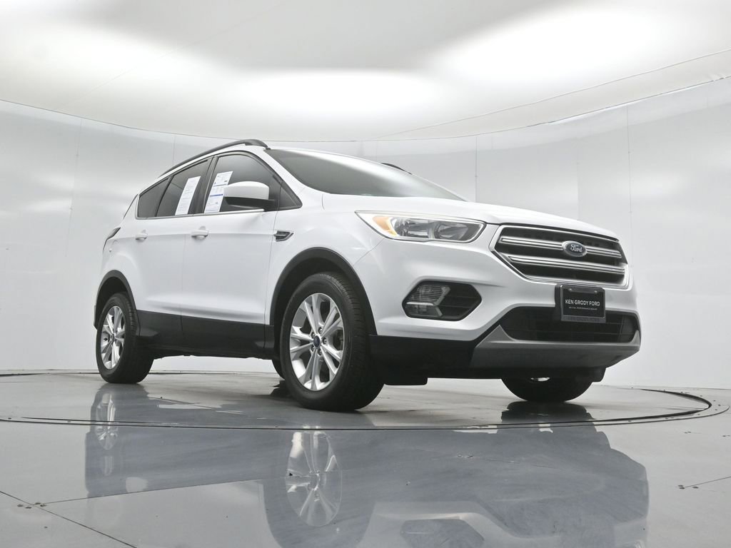 Certified 2018 Ford Escape SE FWD image 46