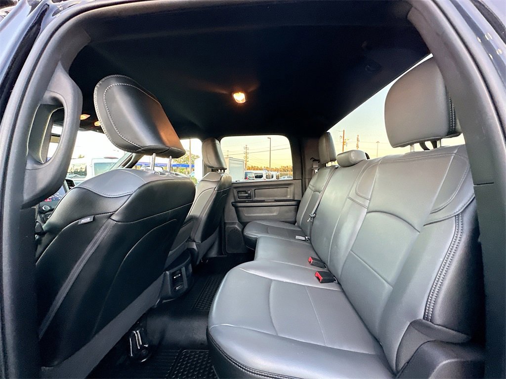 Used 2024 RAM 2500 Tradesman w/ Chrome Appearance Group image 8